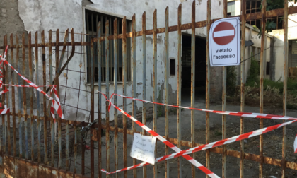 Bambino cade dal tetto di un vecchio edificio: le parole del padre