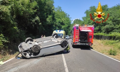 Incidente a Vaglia: auto si ribalta