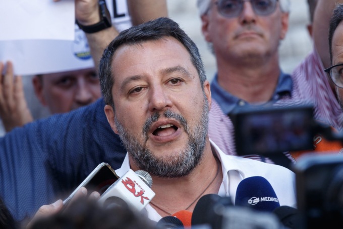 Incontro sovranista in Fortezza. Quattro cortei di protesta: si alza la tensione a Firenze