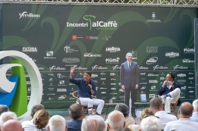 Renzi alla Versiliana presenta il terzo polo con Calenda ed attacca il Pd – IL VIDEO