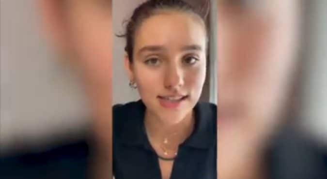 La Tiktoker Emma Galeotti distrugge i politici sbarcati sul social: “Non vi votiamo”