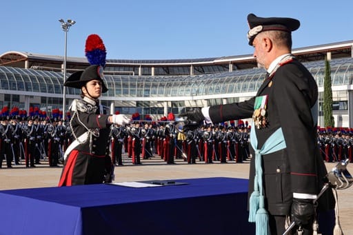Giurano oltre 600 marescialli dei Carabinieri della scuola di Firenze