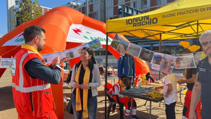 ‘Io non rischio’, l’assessora Monni al gazebo di Scandicci