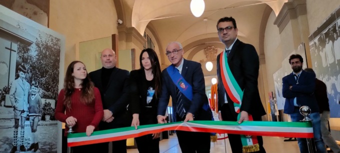 Palazzo Medici Riccardi si tinge di blu in onore di Paolo Rossi