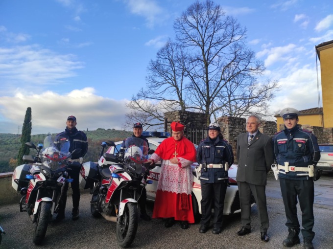 Il Cardinale Ernest Simoni incontra in Certosa la Polizia Municipale