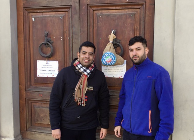 Una calza piena di carbone per l’ex sindaco Fossi: a portarla in Comune Forza Italia Giovani