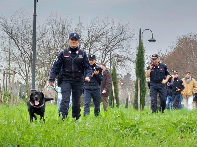 Giardino di San Bartolo: in azione i cani del reparto antiveleno dopo i casi di morte di alcuni cani 