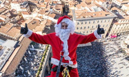 Per l'Epifania spettacolo acrobatico in piazza Repubblica a Firenze