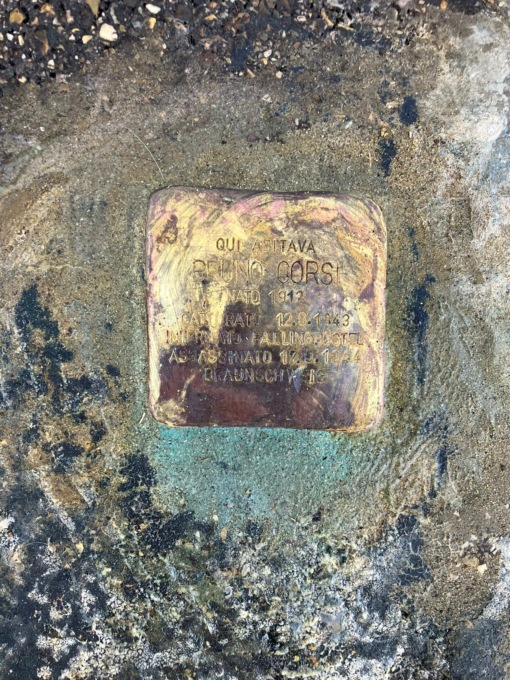 Nuovo atto vandalico alla Pietra d’Inciampo dedicata al campigiano Corsi