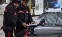 Due 16enni si fanno beccare dai Carabinieri mentre si passano hashish in piazza a Scandicci