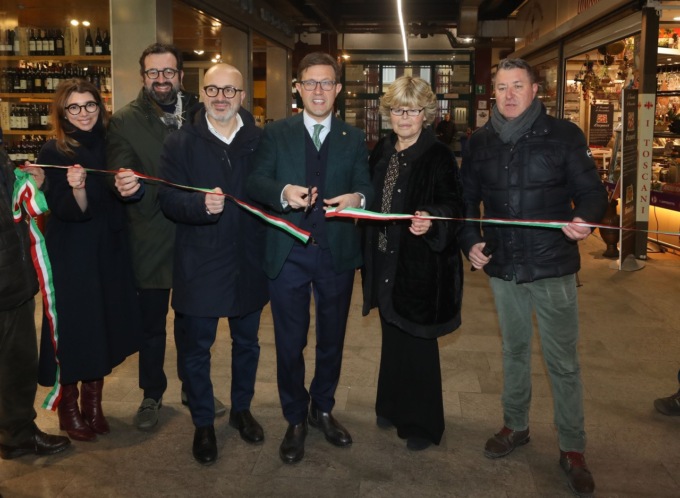 Riqualificazione del mercato di San Lorenzo, inaugurato il nuovo pavimento ad alta resistenza e sostenibilità