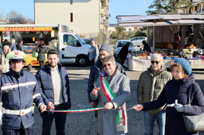 Inaugurato a Signa il nuovo mercato al Crocifisso