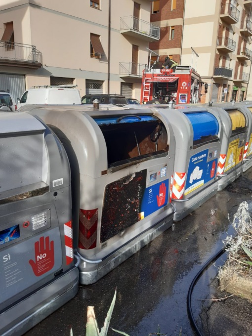 Incendio cassonetti a Poggibonsi, Sei Toscana sporge denuncia