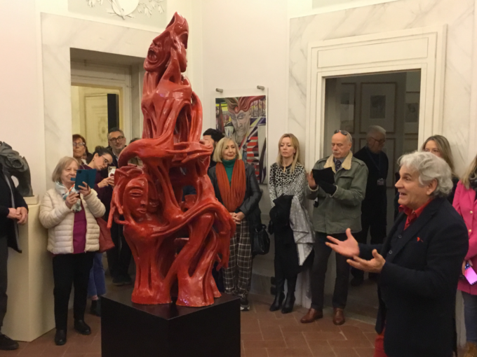 Inaugurata la nuova (imponente) opera del maestro Manzi: il 17 marzo saranno svelate le 14 formelle della via Crucis