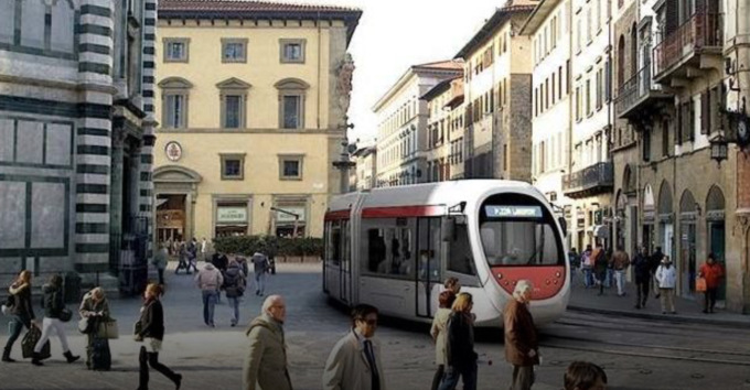 Tramvia al Duomo? Il sindaco Nardella contro l’assessora Del Re 