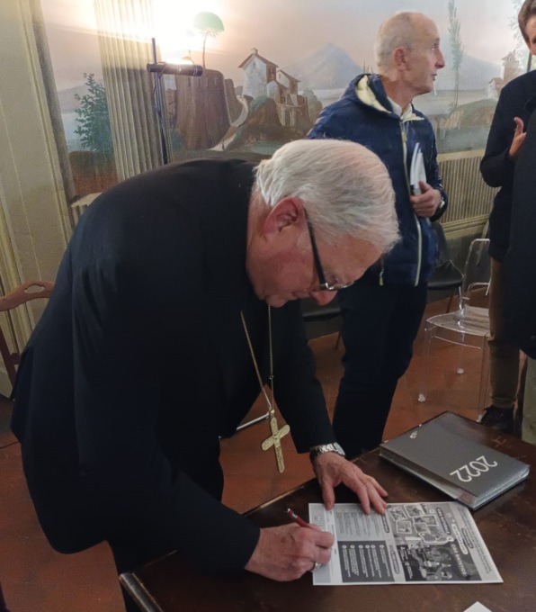 Stop al cibo sintetico: a Pistoia firmano anche i Vescovi Tardelli e Filippini ed il sottosegretario La Pietra