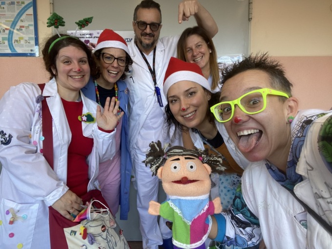 Tornano i sorrisi di Clowncare nella Pediatria dell’Annunziata