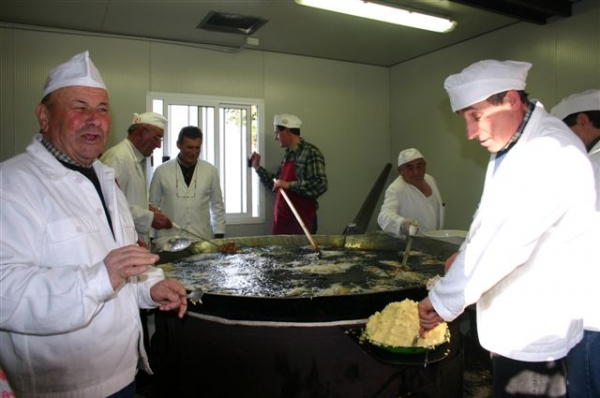 A Montefioralle torna la “Sagra della frittella”, una tradizione lunga 51 anni
