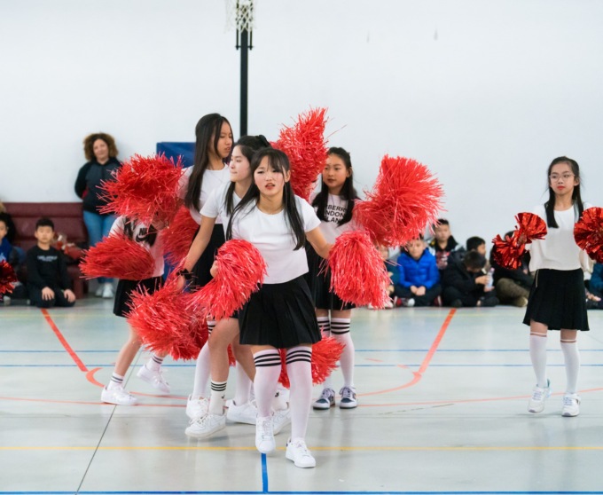 Una partita di basket che parla pratese e cinese