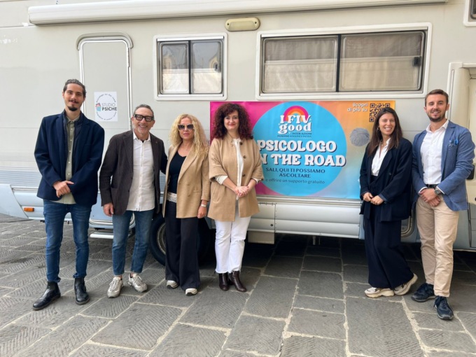 La salute mentale si cura in camper: torna lo “Psicologo on the road”
