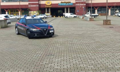 Ferito e aggredito davanti all'UCI Cinema  a Scandicci