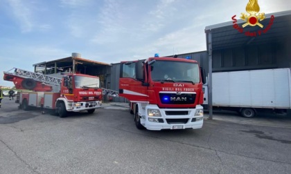 Maxi incendio in una ramosa a Montemurlo