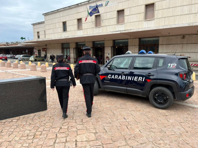 Aggredisce l’autista, momenti di panico su un bus di linea a Siena