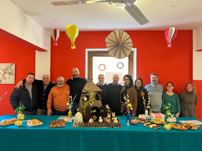 Pasqua, un maxi uovo per la casa famiglia San Paolino