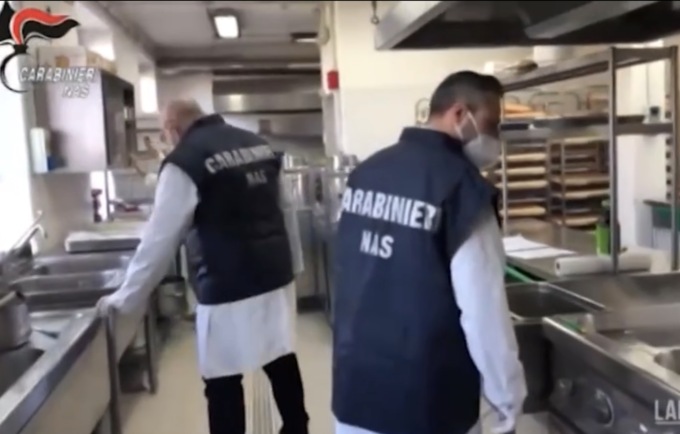 Blatte e carenze igieniche nelle cucine degli ospedali