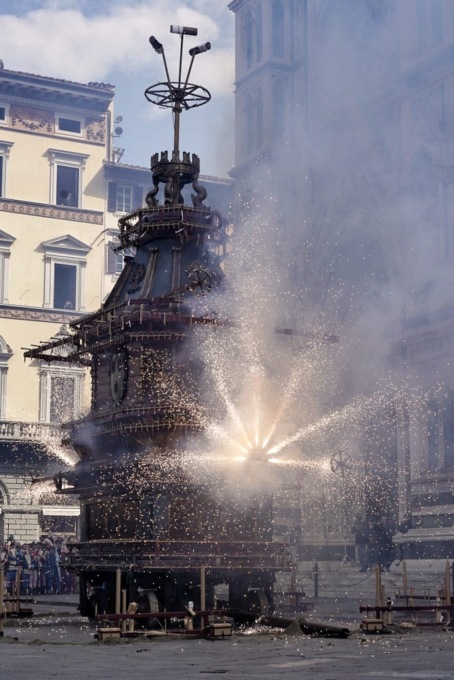 A Firenze una domenica pasquale che fa il pieno per il volo della colombina
