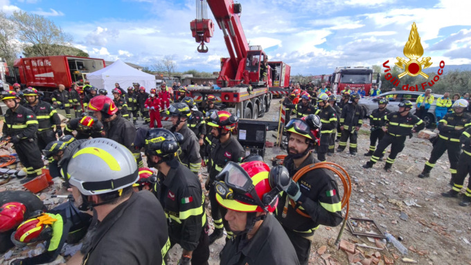 Esplosione palazzina nel lucchese, si attende super tecnico. Forse ingegnere dell’inchiesta per la strage di Viareggio