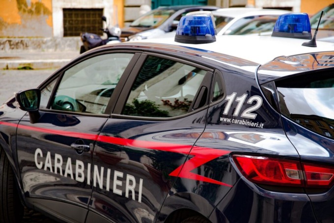 Comandante dei Carabinieri fuori servizio salva una casa dalle fiamme
