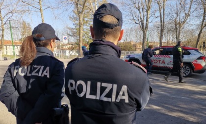 Urla "Allah Akbar" sul treno e cerca di sfilare la pistola ad un poliziotto