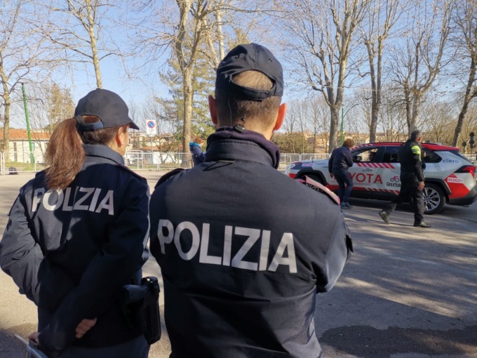 Scontri a Firenze tra la Polizia ed i tifosi polacchi 