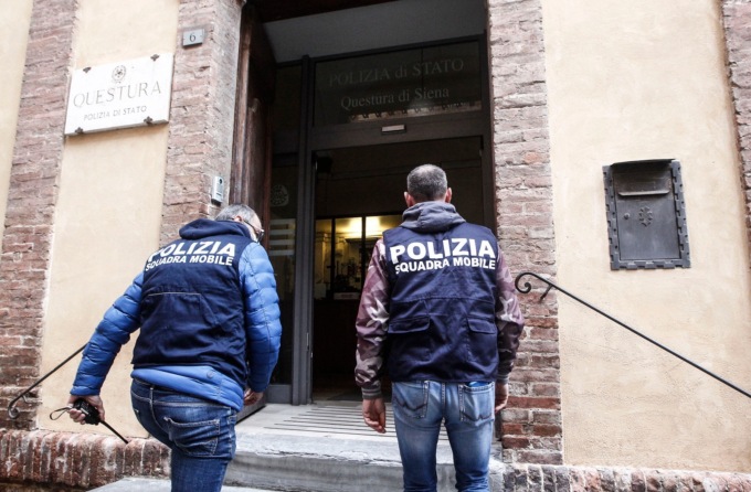 Mistero sulla morte di una 45enne a Lucca