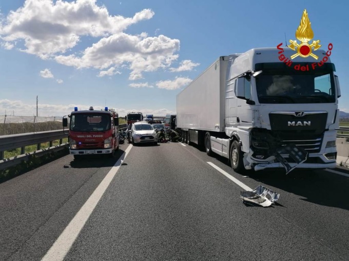 Due incidenti sull’A1: giornata difficile con traffico in tilt