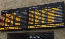 Fu licenziata per i troppi ritardi, gelataia reintegrata: "Colpa dei treni regionali non puntuali"