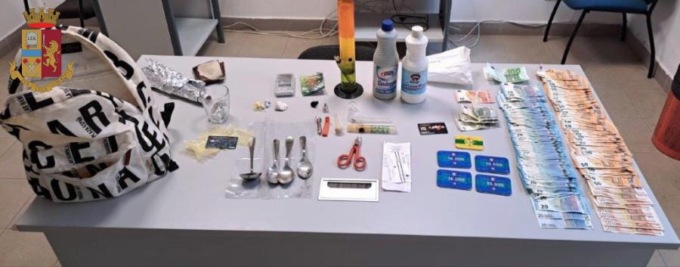 Siena, la Polizia di Stato ha denunciato un ventinovenne per droga a gioco d’azzardo