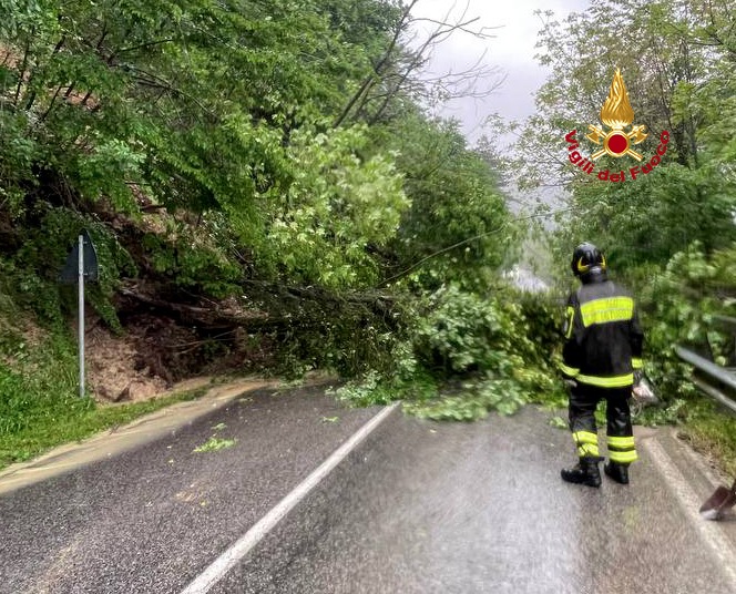 frane, vigili del fuoco