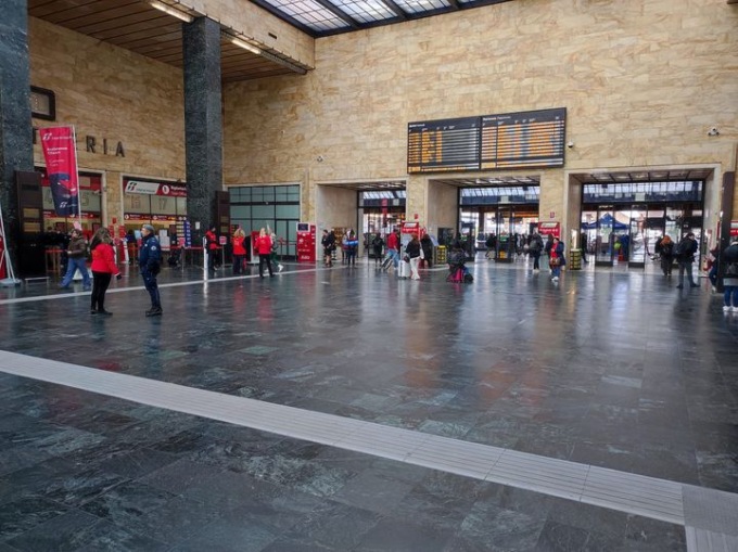 Potenziati i controlli della Polizia municipale in piazza della Stazione