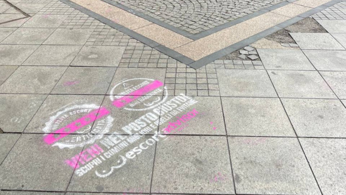 Firenze, fa discutere la campagna pubblicitaria di Escort Advisor