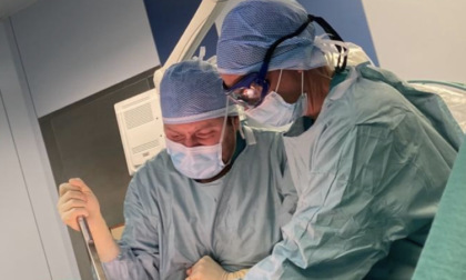 Si frattura una vertebra: compromesso il midollo spinale, salvato al San Giovanni