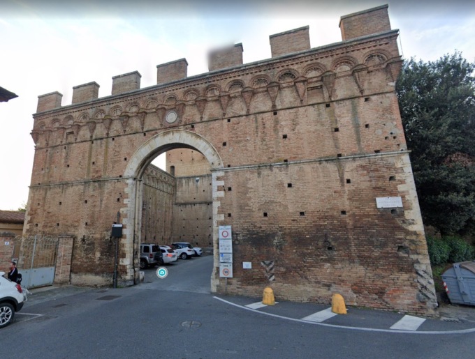 Siena, mura medievali danneggiate a causa del maltempo