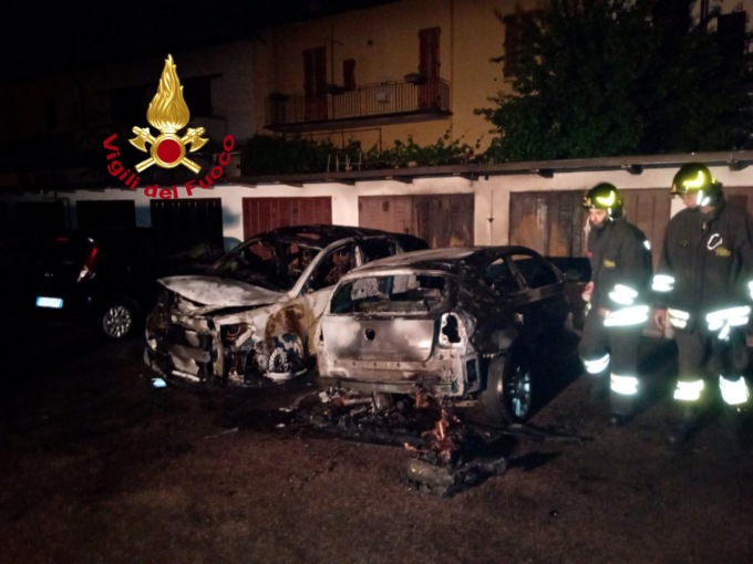 I Vigili del fuoco domano un incendio a Calenzano e bloccano una fuga di gas all’Impruneta