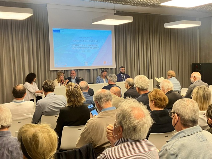 Prato, presentato nella sede della Camera di commercio l’ultimo libro di Marco Romagnoli