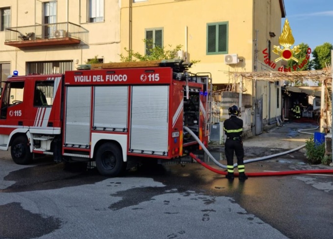 Fiamme nella notte a Montemurlo