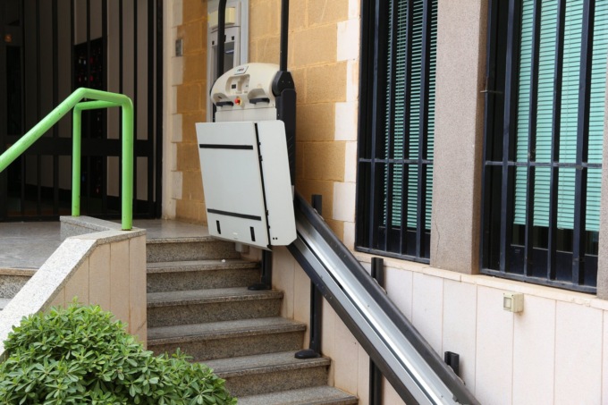 Montacarichi per disabili: un’innovazione per l’accessibilità e l’autonomia