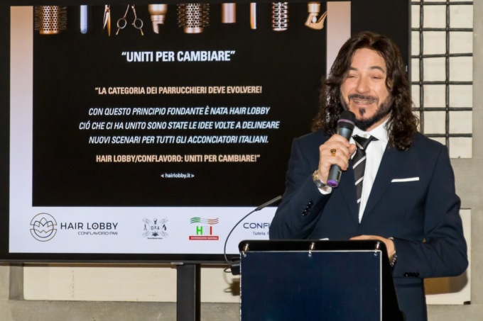 Lo stilista Luca Piattelli a Firenze per la tutela della categoria acconciatori