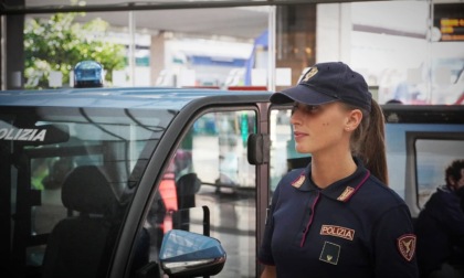 Gli agenti della Polizia di Stato si trasformano in...angeli custodi