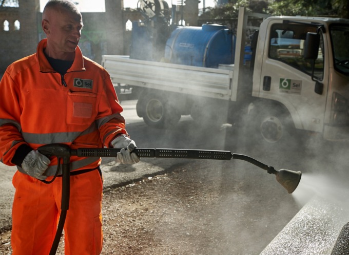 A Castelnuovo Berardenga la pulizia dei centri storici si fa a 140 C°